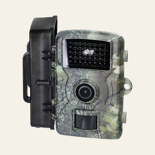 Caméra de chasse infrarouge 1080p avec écran 2 pouces, vue de trois-quarts avec sa plaque de fixation